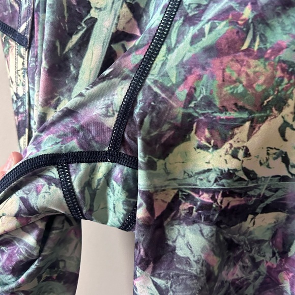 Lululemon 21 in Athletic Leggings — Size 4 - Picture 6 of 7